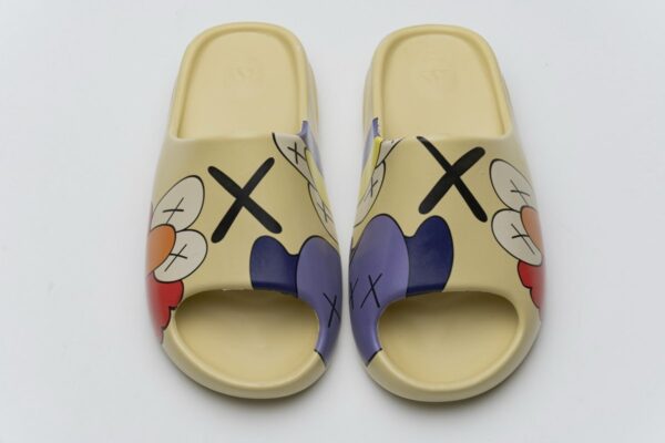 FW6344 adidas Yeezy Slide - Image 6