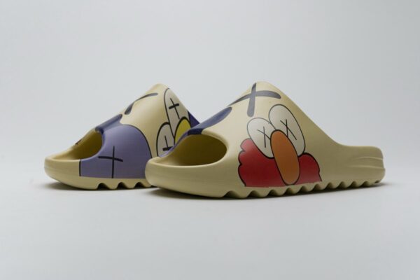 FW6344 adidas Yeezy Slide - Image 4