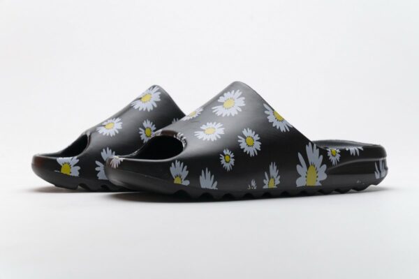 FB6348-16 adidas Yeezy Slide - Image 6