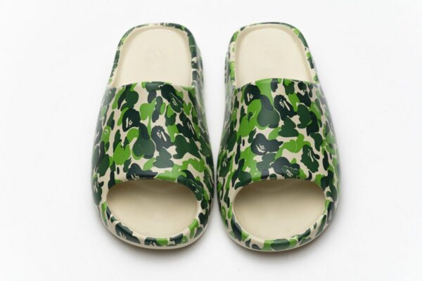 FW6345-14 adidas Yeezy Slide - Image 5