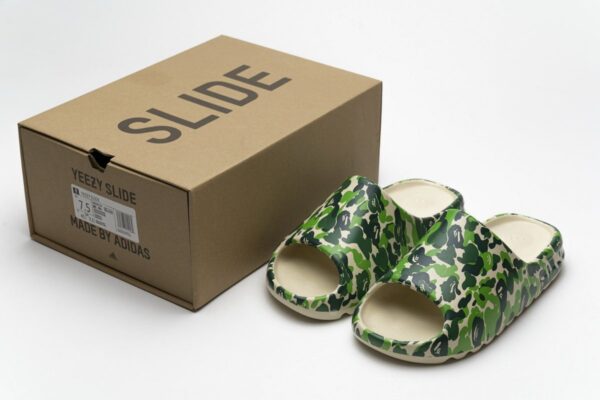 FW6345-14 adidas Yeezy Slide - Image 3