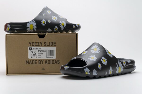 FB6348-16 adidas Yeezy Slide - Image 2