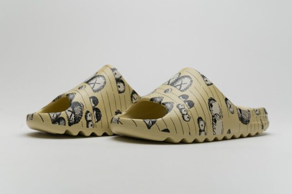 FW6344-4 adidas Yeezy Slide - Image 6