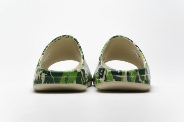 FW6345-14 adidas Yeezy Slide - Image 7