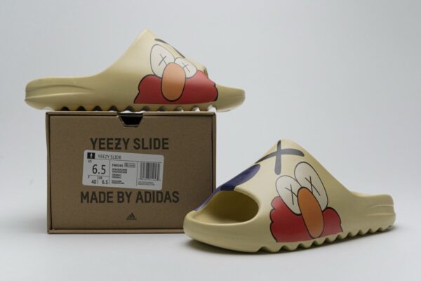FW6344 adidas Yeezy Slide - Image 2
