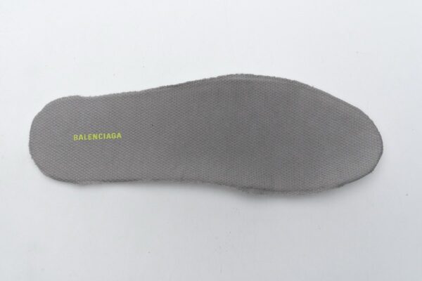 568614 W2GN7 1007 Blenciaga Track 2 Sneaker Purple - Image 8