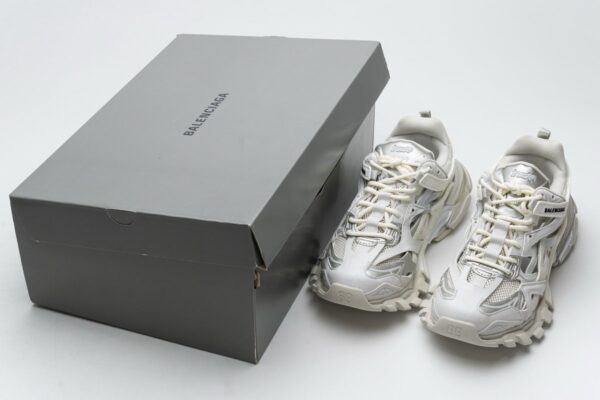 570391 W2GN2 9000 Blenciaga Track 2 Sneaker White - Image 3