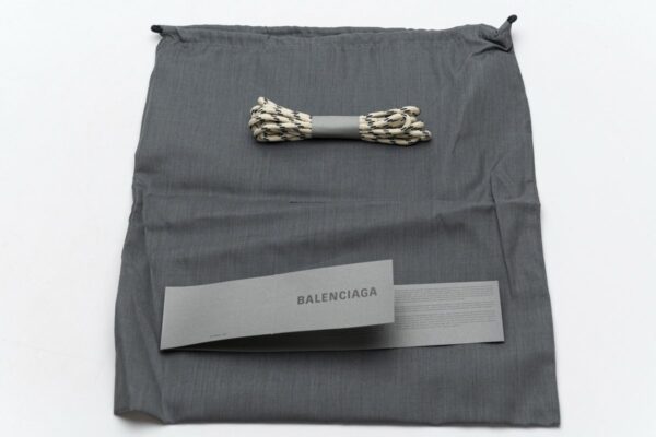 544351 W09O1 2178 Balenciaga Triple S Champagne - Image 11