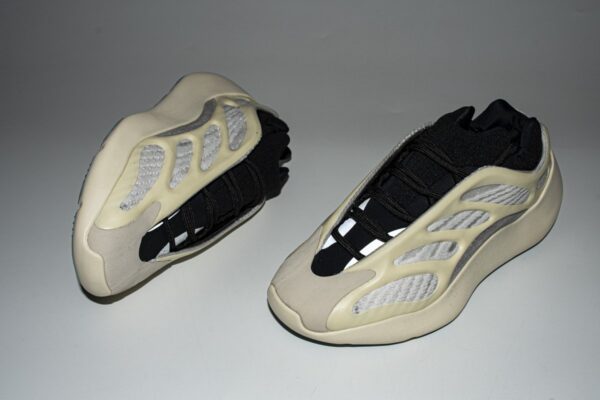 FW4980 adidas Yeezy 700 V3 “Azael”Real Boost - Image 9