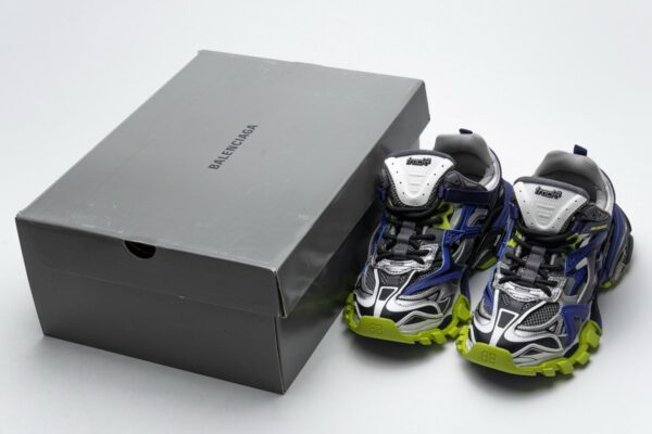 568614 W2GN7 1007 Blenciaga Track 2 Sneaker Purple - Image 3