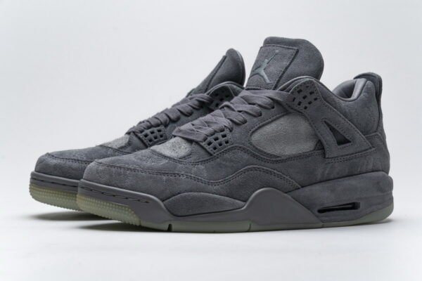 Air Jordan 4 Retro KAWS - Image 4