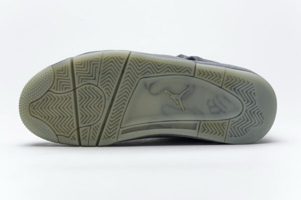 Air Jordan 4 Retro KAWS - Image 7