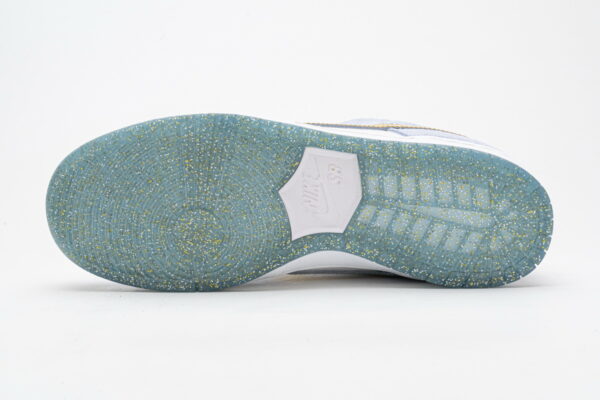 Nike SB Dunk Low Sean Cliver - Image 8