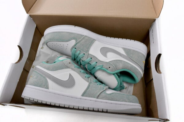 Air Jordan 1 Low New Emerald - Image 2