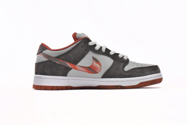 Crushed D.C x Nike SB Dunk Low Pro - Image 4