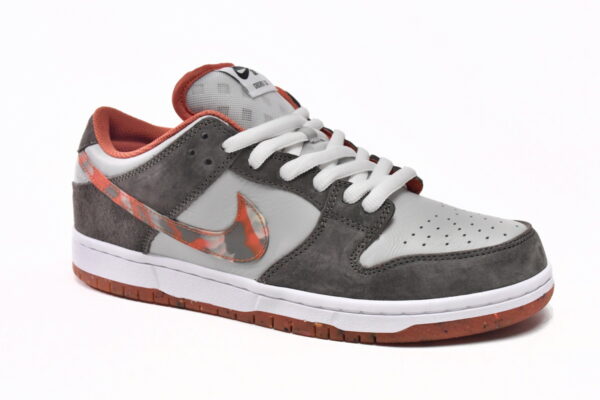 Crushed D.C x Nike SB Dunk Low Pro - Image 3
