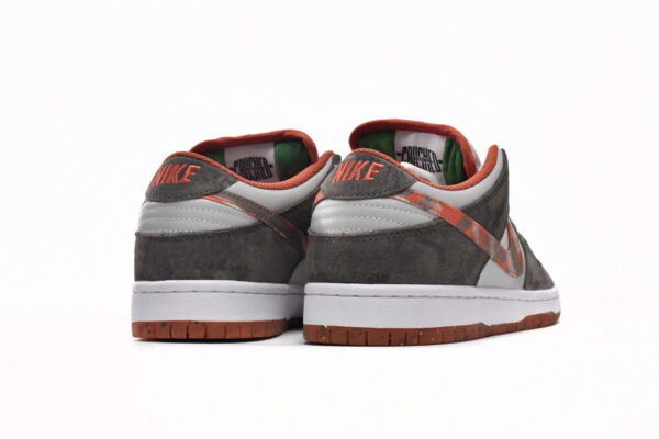 Crushed D.C x Nike SB Dunk Low Pro - Image 7